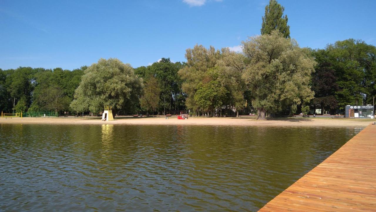 Hotel Pensjonat Nad Jeziorem à Myślibórz Extérieur photo